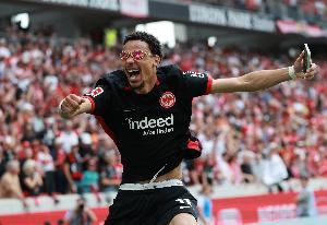 记者：利物浦对签下埃基蒂克感到乐观，今日继续与法兰克福谈判