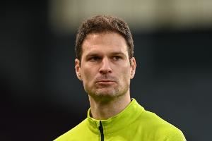 罗马诺：莱斯特城有意免签38岁门将贝戈维奇，正在商谈合同条款