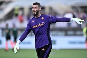 德赫亚开玩笑：近视确实有一些麻烦，不过如果丢球了可以当借口