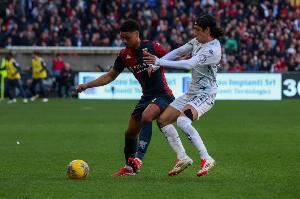 记者：德温特已抵达米兰，今天下午将接受体检&晚上签署合同