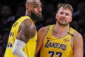 湖人新赛季赛程：34场全美直播 揭幕战VS勇士 1月底迎魔鬼8连客