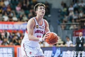 郭艾伦：28岁都算老将了？我还觉得自己是小将 28岁是年轻将