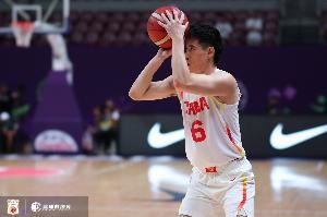 还是没开 程帅澎上半场3投1中&三分2中0&罚球2中0 得到2分1板