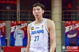 网友表示广东去年卖周琦卖了不止5000万 媒体人：5000W看不起谁呢