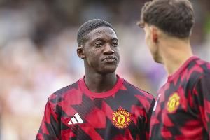 泰晤士：梅努向曼联表达外租意愿 后者拒绝&希望他留下为位置而战