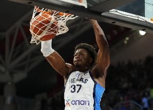 正负值+19冠绝全场！字母弟2中2贡献4分3板2助1断4帽