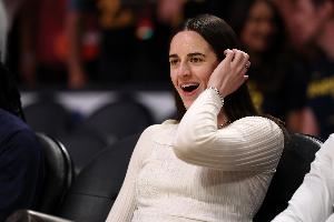 抢五大战不敌王牌无缘总决赛！克拉克鼓励狂热：满满的骄傲 ❤️