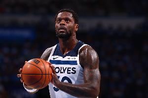 状态不错！兰德尔18中10拿下23分8板4助2断