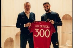 31岁B费将迎红魔300场里程碑，曼联官方晒照为其赠送纪念球衣